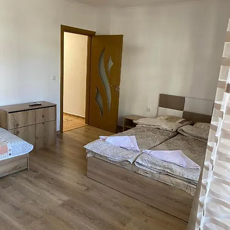 за гости Апартамент Девин