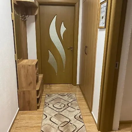 за гости デヴィン